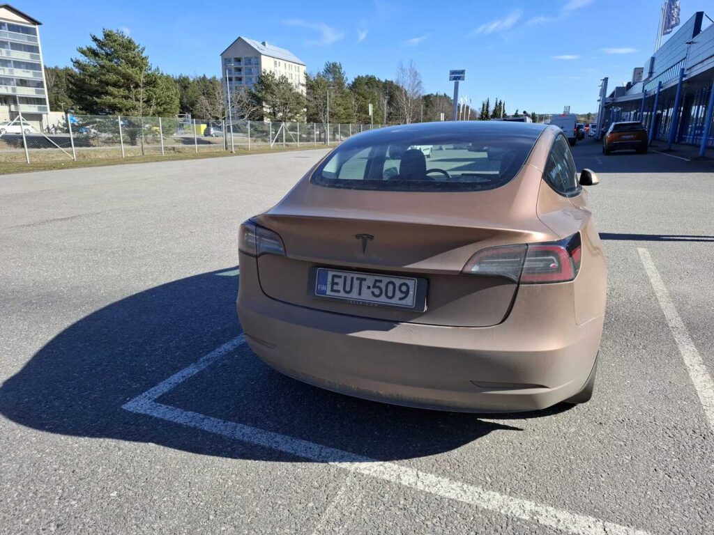 Tesla - Model 3 - RWD Tesla - Model 3 - RWD - Sedan