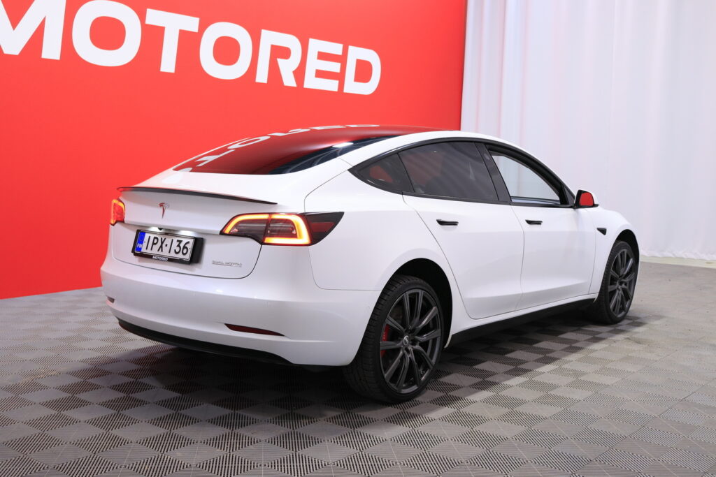 Tesla - Model 3 - Performance AWD 82 kWh // 2x Renkaat ja Vanteet / Koni iskunvaimentimet / Panorama / Tesla - Model 3 - Performance AWD 82 kWh // 2x Renkaat ja Vanteet / Koni iskunvaimentimet / Panorama / - Sedan