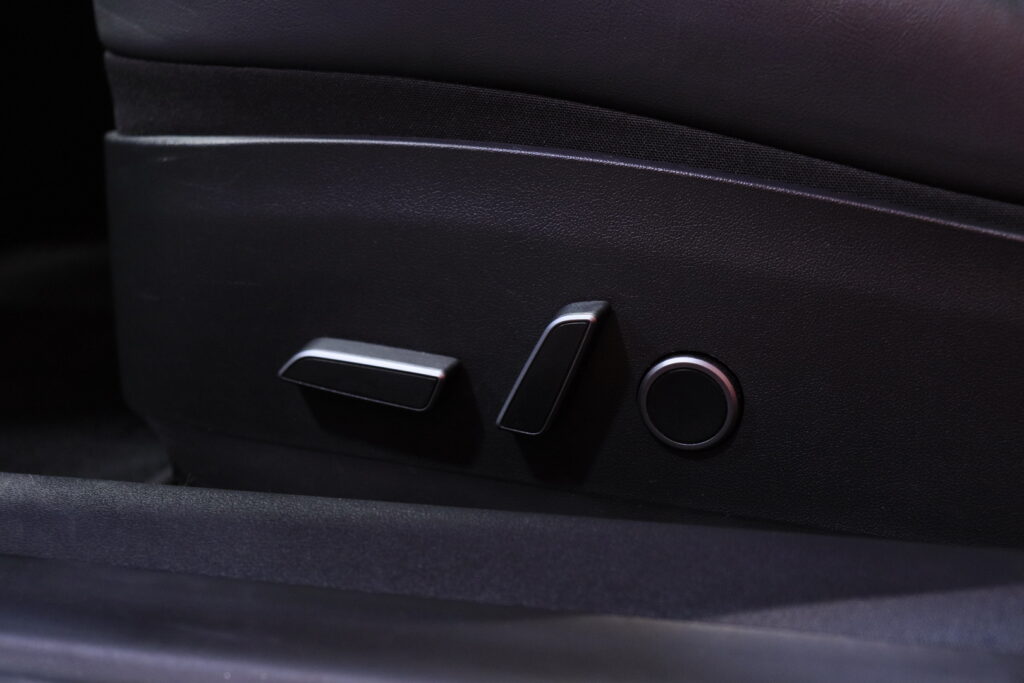 Tesla - Model 3 - Performance AWD 82 kWh // 2x Renkaat ja Vanteet / Koni iskunvaimentimet / Panorama / Tesla - Model 3 - Performance AWD 82 kWh // 2x Renkaat ja Vanteet / Koni iskunvaimentimet / Panorama / - Sedan