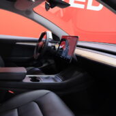 Tesla - Model 3 - Performance AWD 82 kWh // 2x Renkaat ja Vanteet / Koni iskunvaimentimet / Panorama / - Sedan