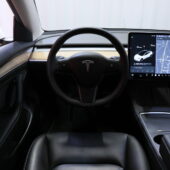 Tesla - Model 3 - Performance AWD 82 kWh // 2x Renkaat ja Vanteet / Koni iskunvaimentimet / Panorama / - Sedan