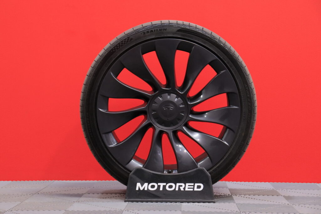 tuotekuva-Tesla-Model-3-IPX-136-2026-04-09-105606-29 tuotekuva-Tesla-Model-3-IPX-136-2026-04-09-105606-29