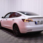 Tesla - Model 3 - Performance AWD 82 kWh // 2x Renkaat ja Vanteet / Koni iskunvaimentimet / Panorama / - Sedan