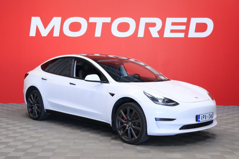 Tesla - Model 3 - Performance AWD 82 kWh // 2x Renkaat ja Vanteet / Koni iskunvaimentimet / Panorama / - Sedan