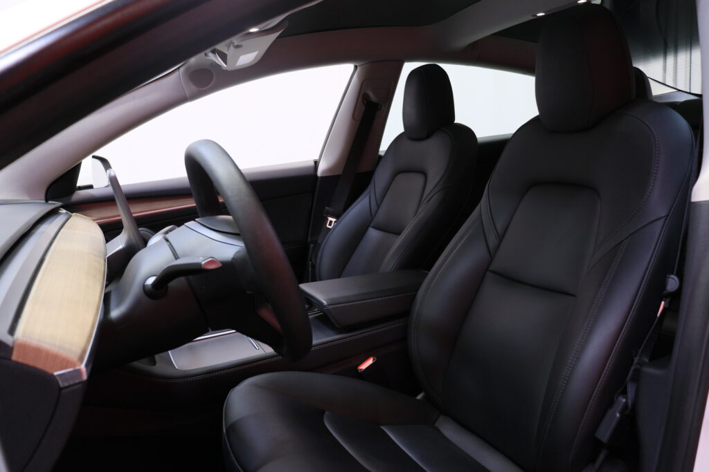 Tesla - Model 3 - Performance AWD 82 kWh // 2x Renkaat ja Vanteet / Koni iskunvaimentimet / Panorama / Tesla - Model 3 - Performance AWD 82 kWh // 2x Renkaat ja Vanteet / Koni iskunvaimentimet / Panorama / - Sedan