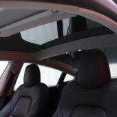 Tesla - Model 3 - Performance AWD 82 kWh // 2x Renkaat ja Vanteet / Koni iskunvaimentimet / Panorama / - Sedan