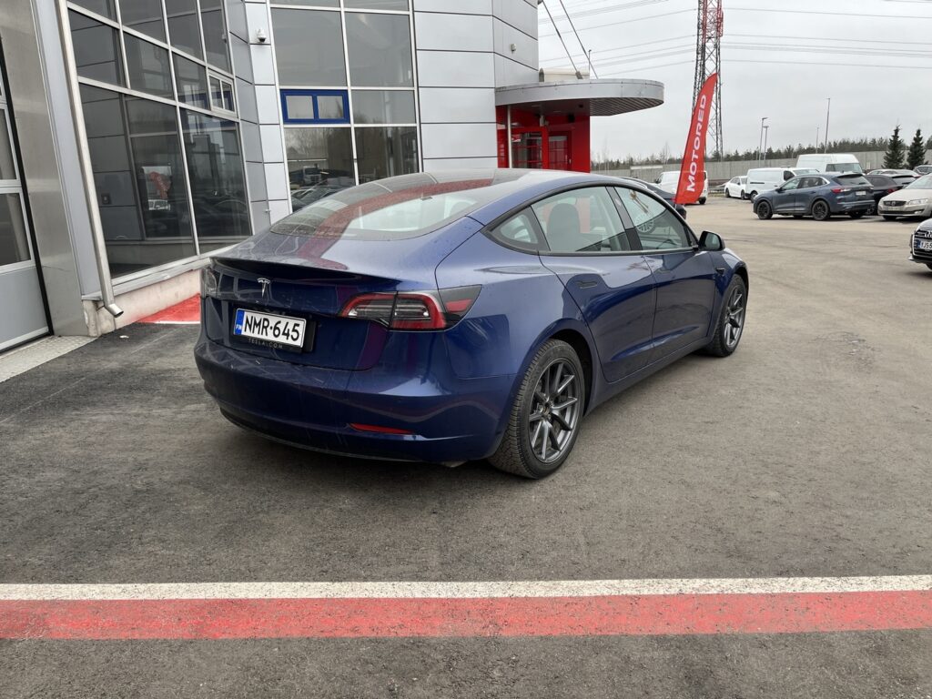 Tesla - Model 3 - RWD // 1.om Suomi-auto / AMD Ryzen / Vakionopeudensäädin (ACC) / Autopilot / Panorama / Tesla - Model 3 - RWD // 1.om Suomi-auto / AMD Ryzen / Vakionopeudensäädin (ACC) / Autopilot / Panorama / - Sedan