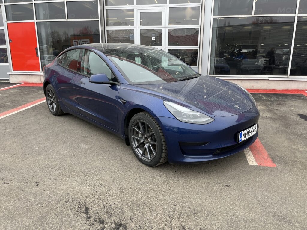 Tesla - Model 3 - RWD // 1.om Suomi-auto / AMD Ryzen / Vakionopeudensäädin (ACC) / Autopilot / Panorama / - Sedan