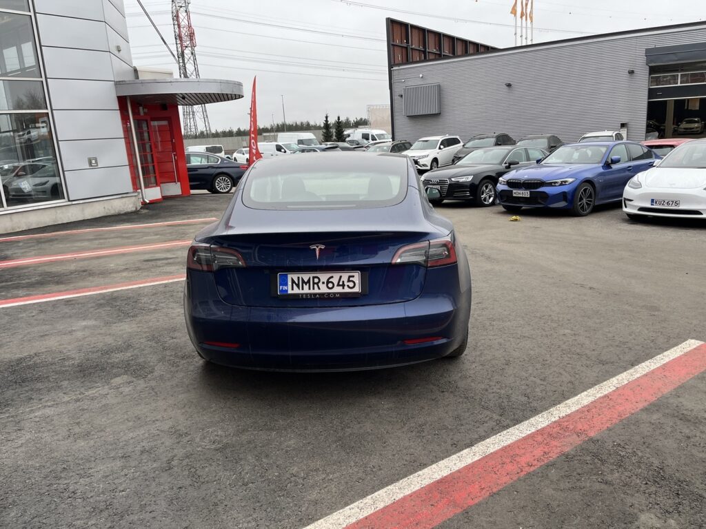 Tesla - Model 3 - RWD // 1.om Suomi-auto / AMD Ryzen / Vakionopeudensäädin (ACC) / Autopilot / Panorama / Tesla - Model 3 - RWD // 1.om Suomi-auto / AMD Ryzen / Vakionopeudensäädin (ACC) / Autopilot / Panorama / - Sedan