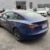 Tesla - Model 3 - RWD // 1.om Suomi-auto / AMD Ryzen / Vakionopeudensäädin (ACC) / Autopilot / Panorama / - Sedan