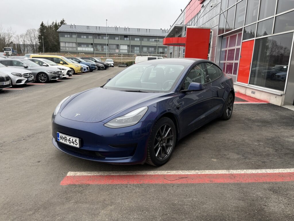 Tesla - Model 3 - RWD // 1.om Suomi-auto / AMD Ryzen / Vakionopeudensäädin (ACC) / Autopilot / Panorama / Tesla - Model 3 - RWD // 1.om Suomi-auto / AMD Ryzen / Vakionopeudensäädin (ACC) / Autopilot / Panorama / - Sedan