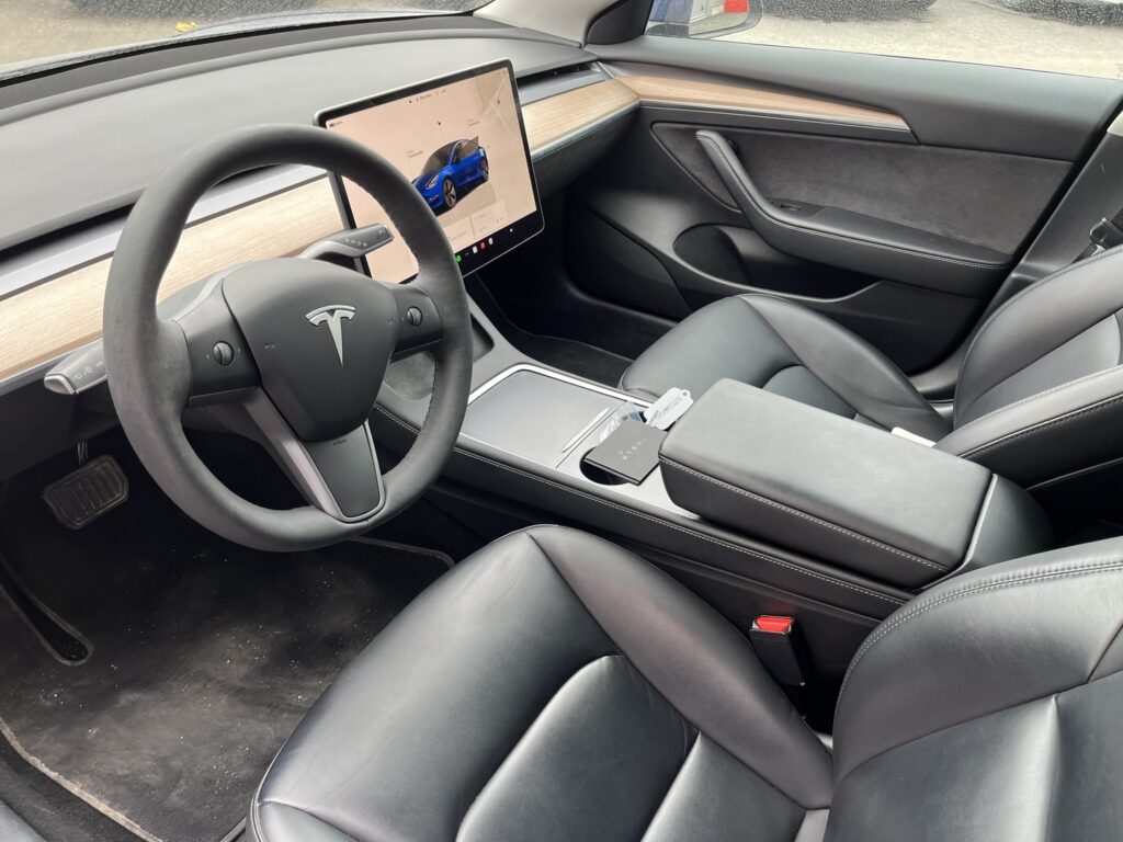 Tesla - Model 3 - RWD // 1.om Suomi-auto / AMD Ryzen / Vakionopeudensäädin (ACC) / Autopilot / Panorama / Tesla - Model 3 - RWD // 1.om Suomi-auto / AMD Ryzen / Vakionopeudensäädin (ACC) / Autopilot / Panorama / - Sedan