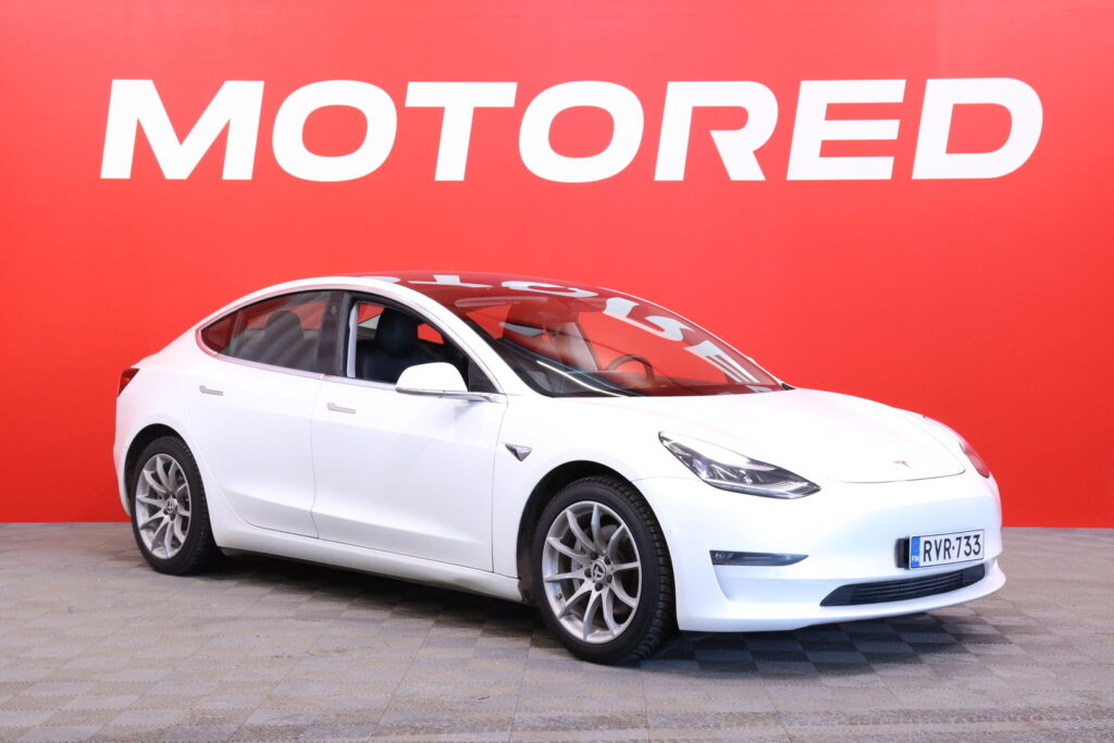 Tesla - Model 3 - Long Range AWD // ACC / Vetokoukku / LED / Premium Audio // - Sedan