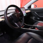 tuotekuva-Tesla-Model-3-RVR-733-2026-03-09-103006-15