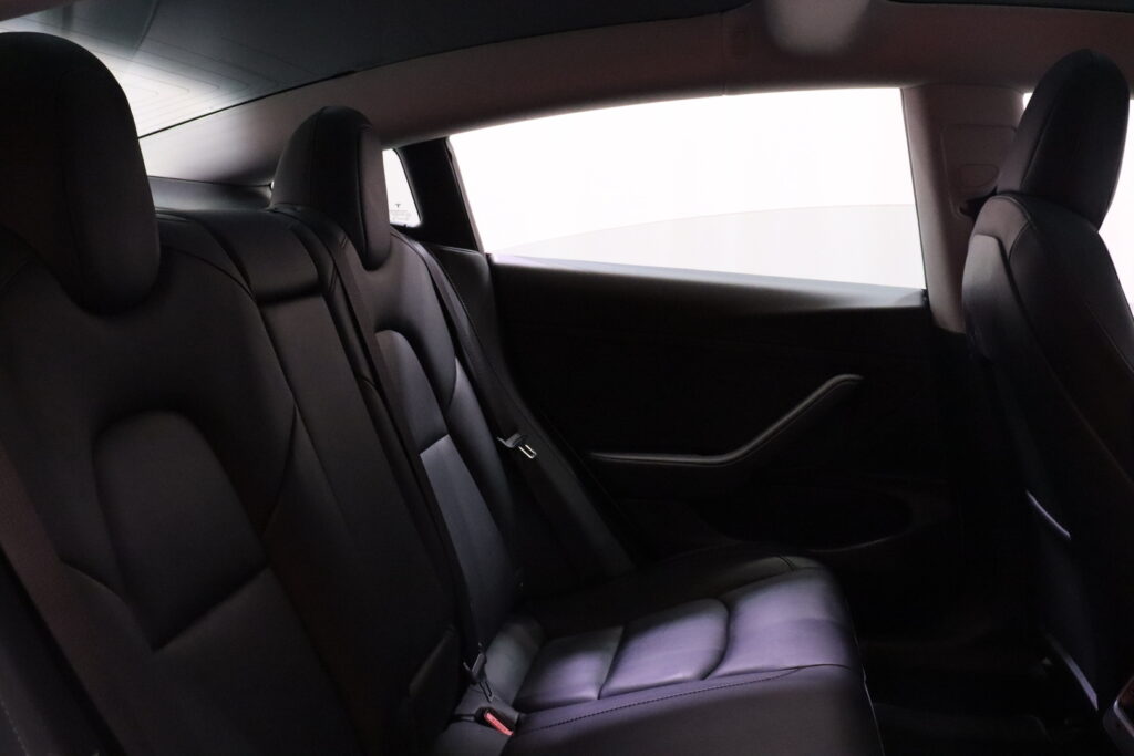 tuotekuva-Tesla-Model-3-RVR-733-2026-03-09-103006-16 tuotekuva-Tesla-Model-3-RVR-733-2026-03-09-103006-16