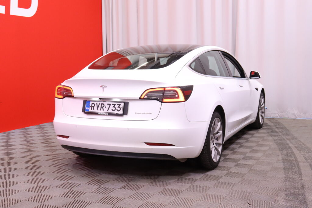 Tesla - Model 3 - Long Range AWD // ACC / Vetokoukku / LED / Premium Audio // Tesla - Model 3 - Long Range AWD // ACC / Vetokoukku / LED / Premium Audio // - Sedan
