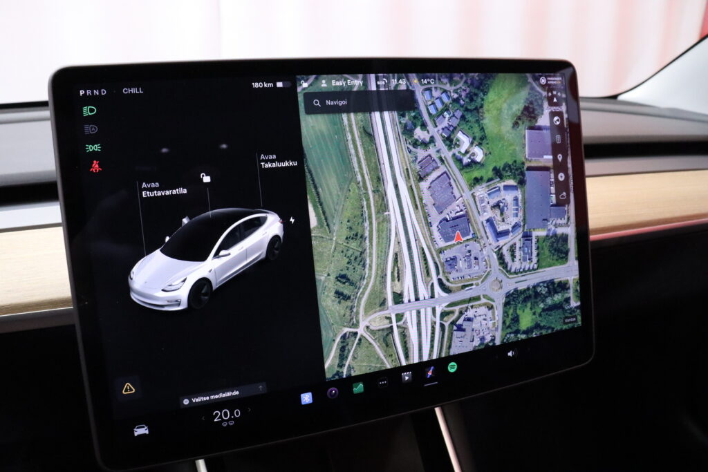 tuotekuva-Tesla-Model-3-RVR-733-2026-03-09-103006-21 tuotekuva-Tesla-Model-3-RVR-733-2026-03-09-103006-21