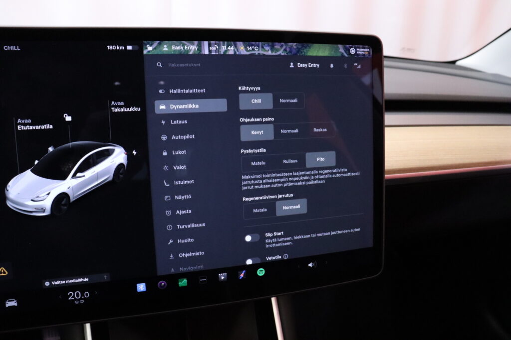 tuotekuva-Tesla-Model-3-RVR-733-2026-03-09-103006-22 tuotekuva-Tesla-Model-3-RVR-733-2026-03-09-103006-22