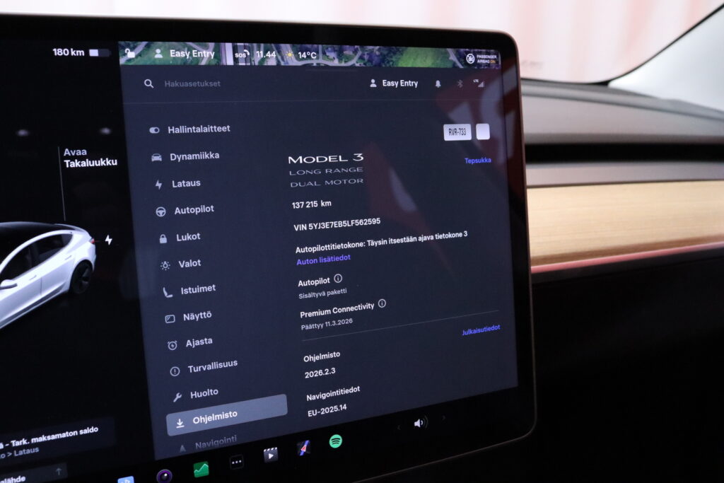 tuotekuva-Tesla-Model-3-RVR-733-2026-03-09-103006-24 tuotekuva-Tesla-Model-3-RVR-733-2026-03-09-103006-24