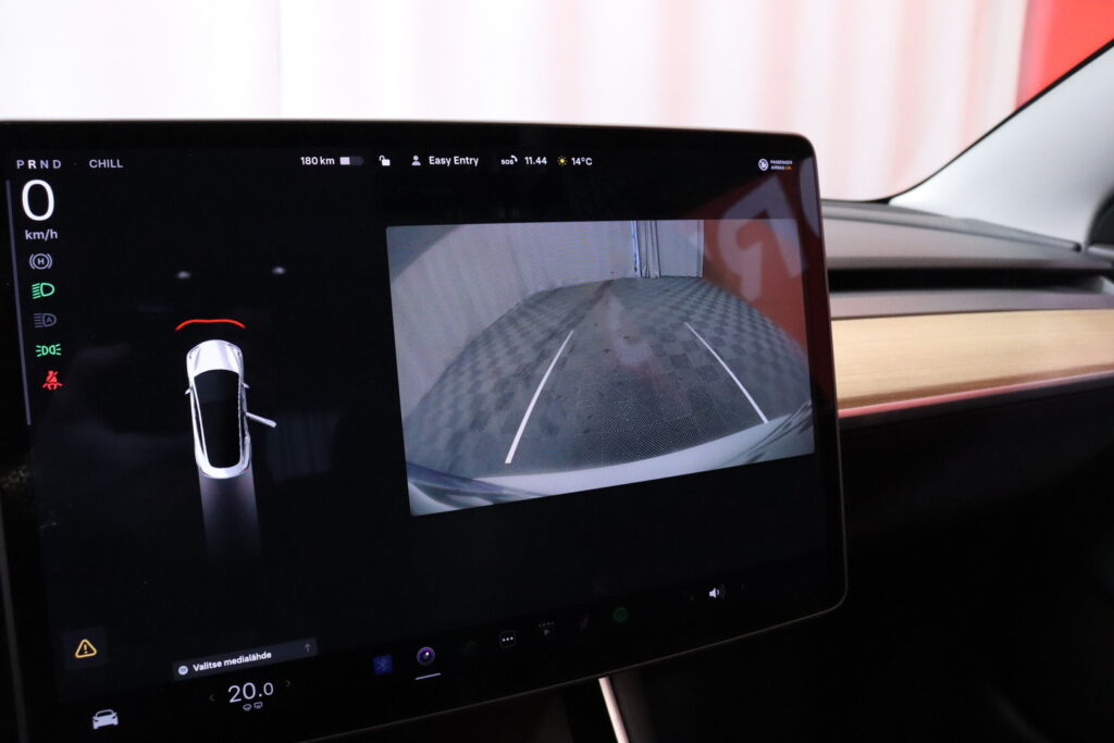 tuotekuva-Tesla-Model-3-RVR-733-2026-03-09-103006-26 tuotekuva-Tesla-Model-3-RVR-733-2026-03-09-103006-26