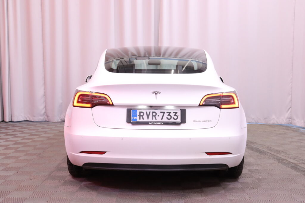 Tesla - Model 3 - Long Range AWD // ACC / Vetokoukku / LED / Premium Audio // Tesla - Model 3 - Long Range AWD // ACC / Vetokoukku / LED / Premium Audio // - Sedan