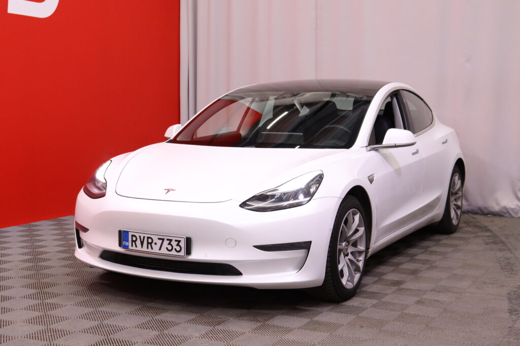 Tesla - Model 3 - Long Range AWD // ACC / Vetokoukku / LED / Premium Audio // Tesla - Model 3 - Long Range AWD // ACC / Vetokoukku / LED / Premium Audio // - Sedan