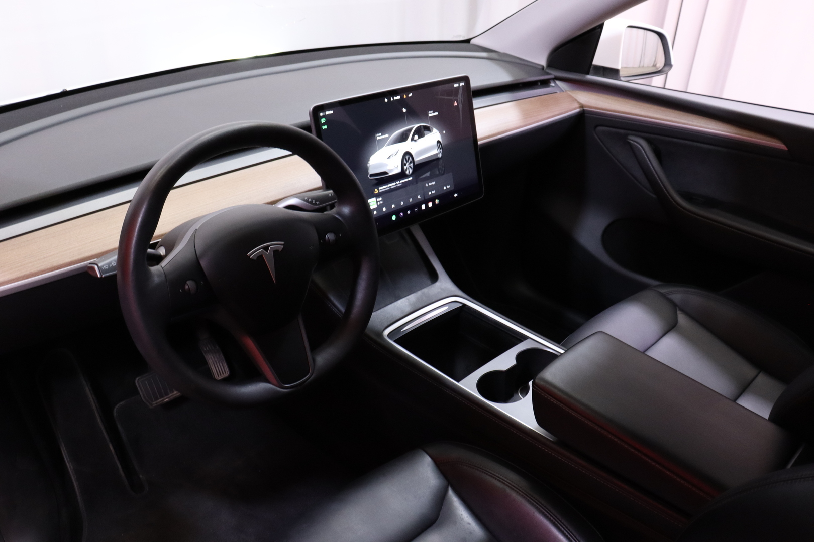 Tesla - Model Y - Long Range AWD // ALV / 1.om Suomi-auto / AMD Ryzen / Autopilot / Matrix / Adapt.vakkari / Premium audio / SOH 94% // - Maastoauto