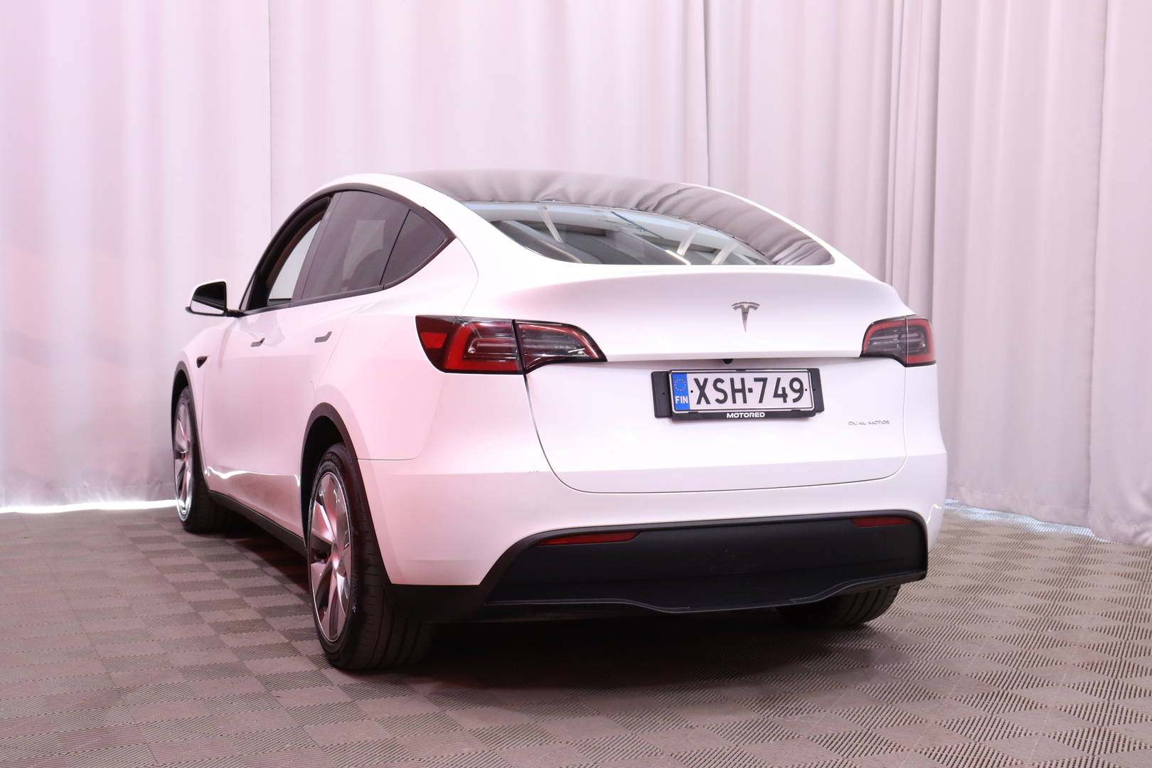 Tesla - Model Y - Long Range AWD // ALV / 1.om Suomi-auto / AMD Ryzen / Autopilot / Matrix / Adapt.vakkari / Premium audio / SOH 94% // - Maastoauto