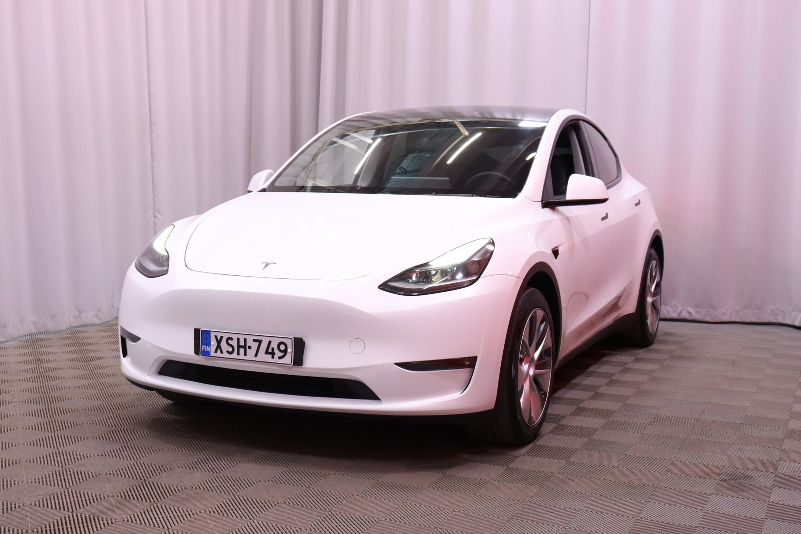 Tesla - Model Y - Long Range AWD // ALV / 1.om Suomi-auto / AMD Ryzen / Autopilot / Matrix / Adapt.vakkari / Premium audio / SOH 94% // - Maastoauto