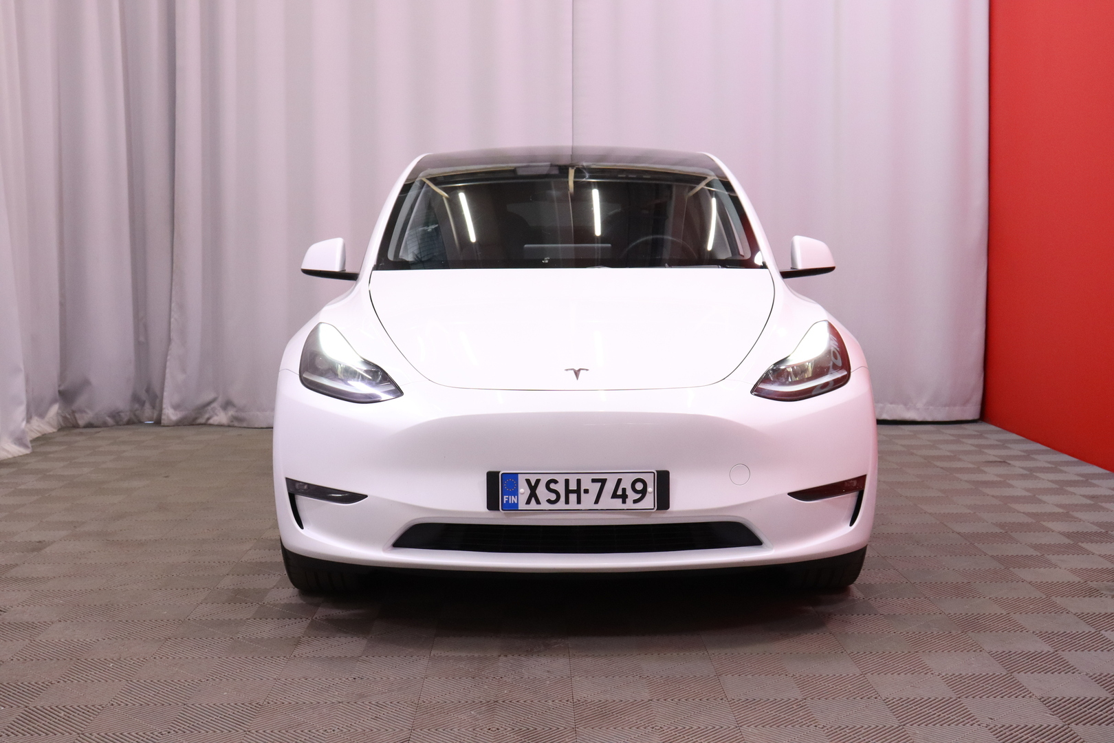 Tesla - Model Y - Long Range AWD // ALV / 1.om Suomi-auto / AMD Ryzen / Autopilot / Matrix / Adapt.vakkari / Premium audio / SOH 94% // - Maastoauto