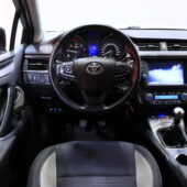 Toyota - Avensis - 2,0 D-4D Active Touring Sports / 2-om Suomi-auto / Webasto / Koukku / Kamera / LED / Vakkari / Navi - Farmari
