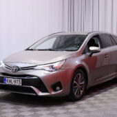 Toyota - Avensis - 2,0 D-4D Active Touring Sports / 2-om Suomi-auto / Webasto / Koukku / Kamera / LED / Vakkari / Navi - Farmari