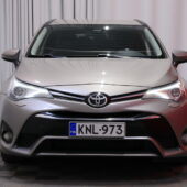 Toyota - Avensis - 2,0 D-4D Active Touring Sports / 2-om Suomi-auto / Webasto / Koukku / Kamera / LED / Vakkari / Navi - Farmari