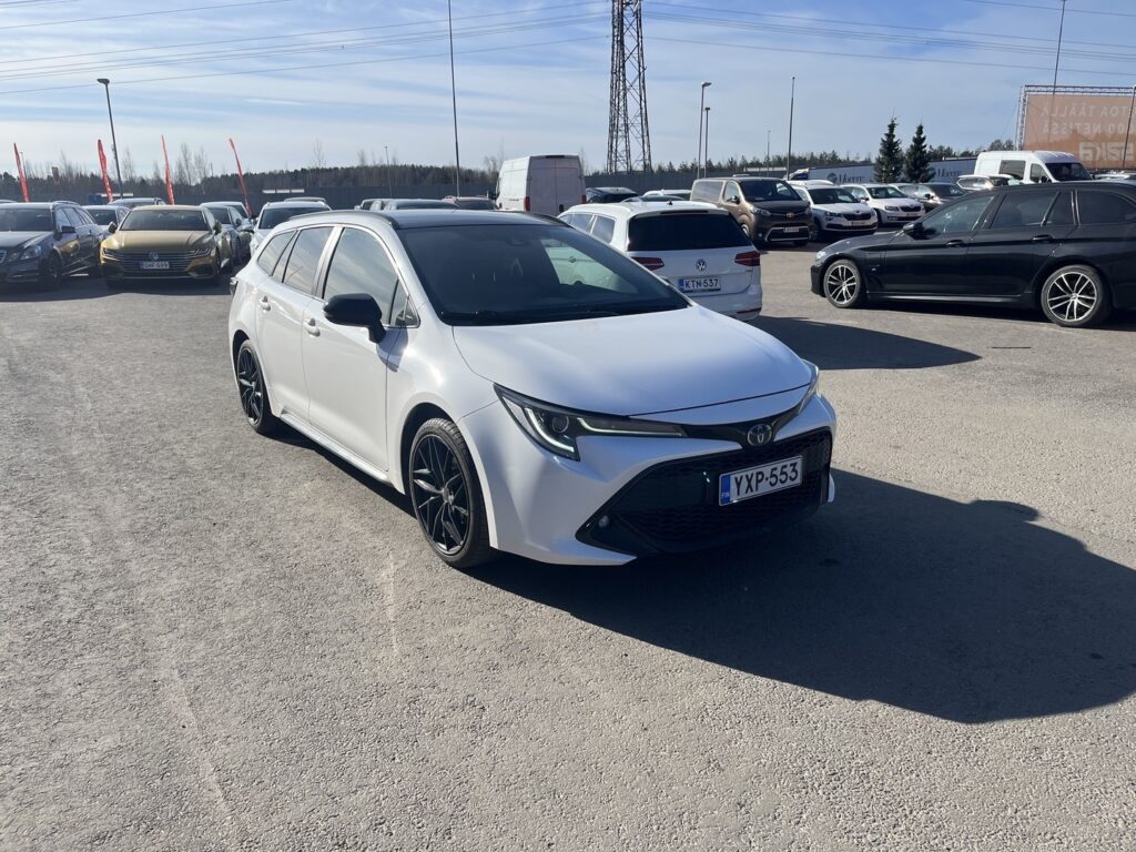 Toyota - Corolla - Touring Sports 1,8 Hybrid Active Edition Toyota - Corolla - Touring Sports 1,8 Hybrid Active Edition - Farmari