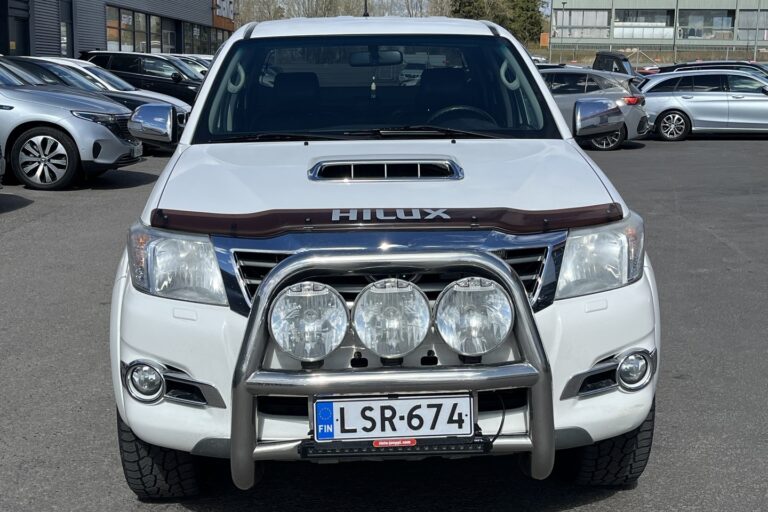 Toyota - Hilux - Double Cab 3,0 D-4D 4WD 171 SR aut. - Avolava