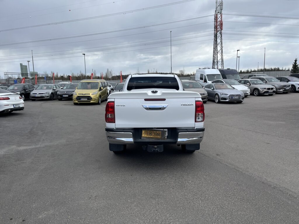 Toyota - Hilux - Extra Cab 2,4 D-4D 150 4WD Active Toyota - Hilux - Extra Cab 2,4 D-4D 150 4WD Active - Avolava