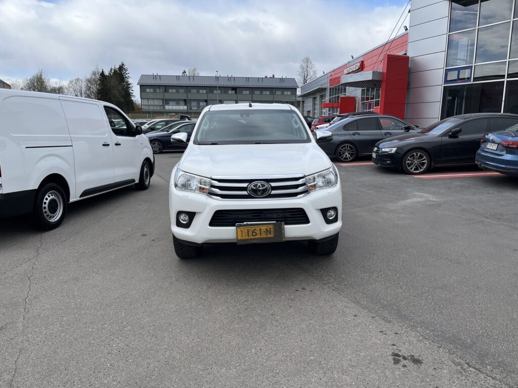 Toyota - Hilux - Extra Cab 2,4 D-4D 150 4WD Active Toyota - Hilux - Extra Cab 2,4 D-4D 150 4WD Active - Avolava