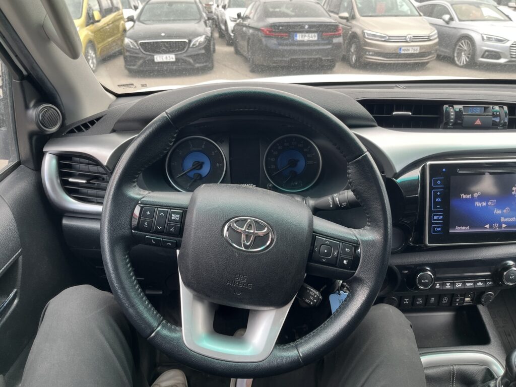 Toyota - Hilux - Extra Cab 2,4 D-4D 150 4WD Active Toyota - Hilux - Extra Cab 2,4 D-4D 150 4WD Active - Avolava