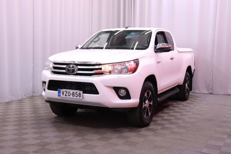 Toyota - Hilux - Extra Cab 2,4 D-4D 150 4WD Active // 1.om Suomi-Auto / sis.ALV /  Kaukowebasto / Mutarenkaat / Koukku / P-kamera // - Avolava