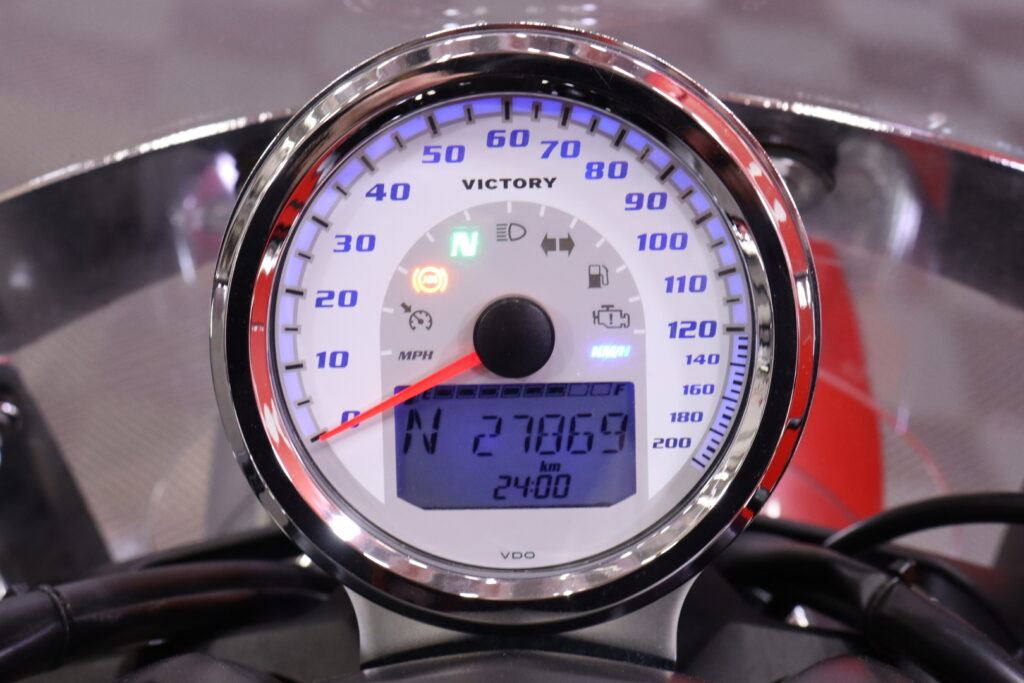 VICTORY - CROSS - Roads Classic LE Limited Edition // Huoltokirja / Vakionopeudensäädin / Limited Edition Erikoisväri // VICTORY - CROSS - Roads Classic LE Limited Edition // Huoltokirja / Vakionopeudensäädin / Limited Edition Erikoisväri // - Moottoripyörä