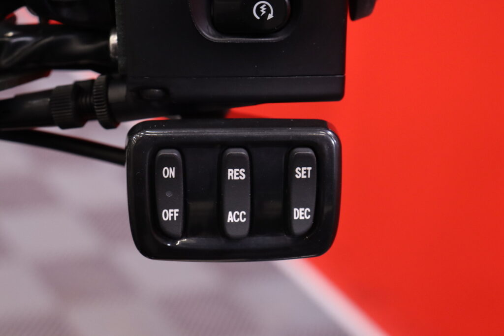 VICTORY - CROSS - Roads Classic LE Limited Edition // Huoltokirja / Vakionopeudensäädin / Limited Edition Erikoisväri // VICTORY - CROSS - Roads Classic LE Limited Edition // Huoltokirja / Vakionopeudensäädin / Limited Edition Erikoisväri // - Moottoripyörä