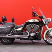 VICTORY - CROSS - Roads Classic LE Limited Edition // Huoltokirja / Vakionopeudensäädin / Limited Edition Erikoisväri // - Moottoripyörä