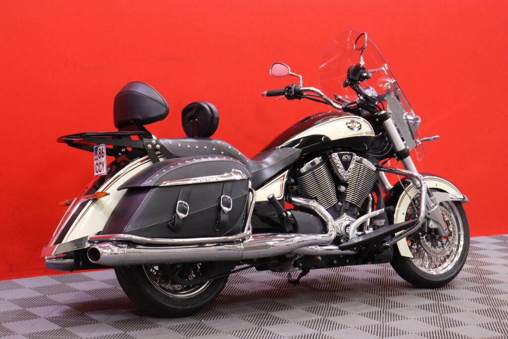 VICTORY - CROSS - Roads Classic LE Limited Edition // Huoltokirja / Vakionopeudensäädin / Limited Edition Erikoisväri // VICTORY - CROSS - Roads Classic LE Limited Edition // Huoltokirja / Vakionopeudensäädin / Limited Edition Erikoisväri // - Moottoripyörä