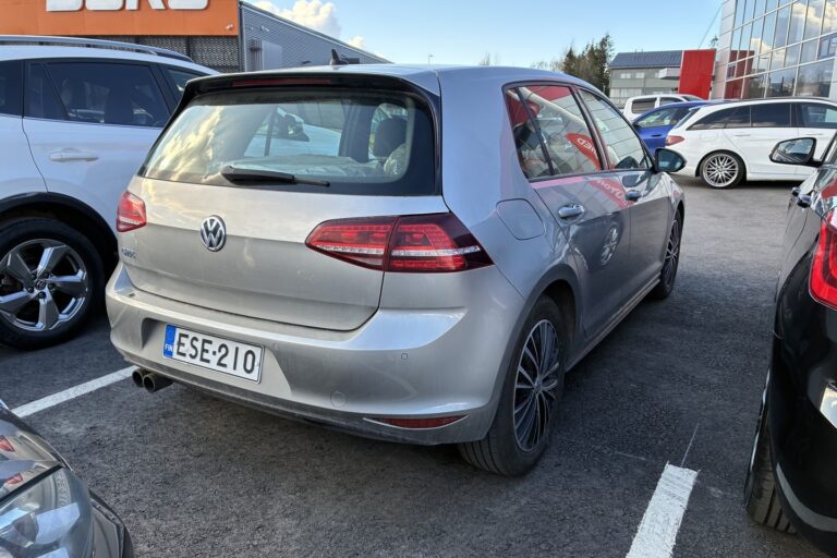 Volkswagen - Golf - GTE Plug-In Hybrid 150 kW (204 hv) DSG-automaatti - Farmari