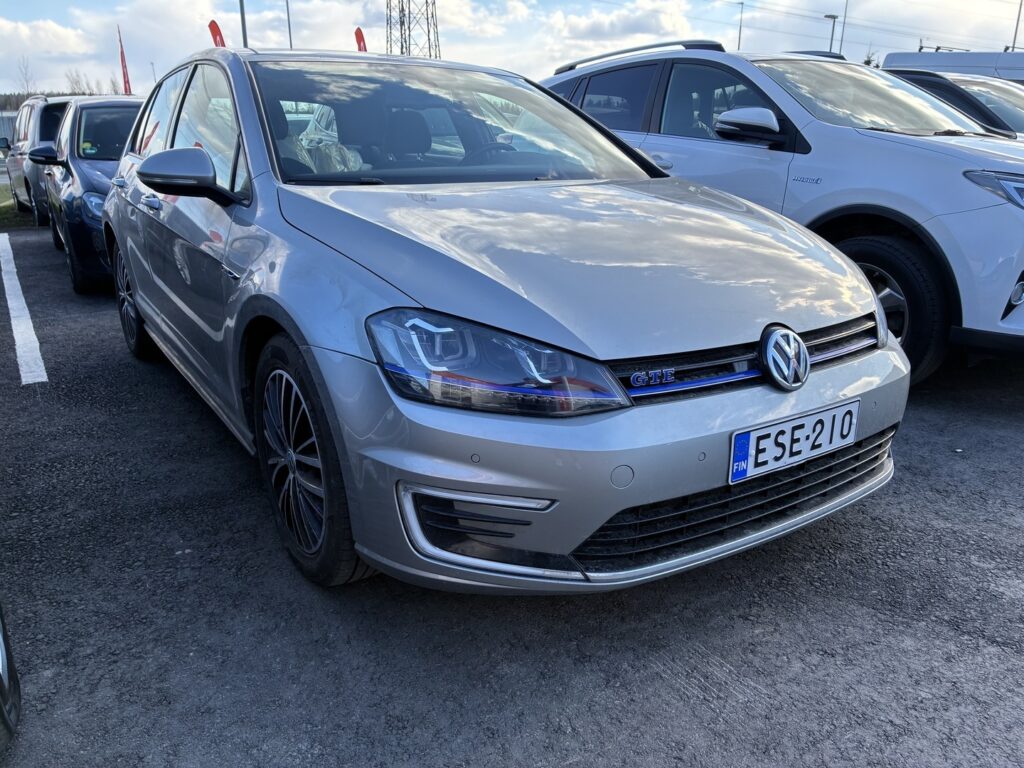 Volkswagen - Golf - GTE Plug-In Hybrid 150 kW (204 hv) DSG-automaatti - Farmari