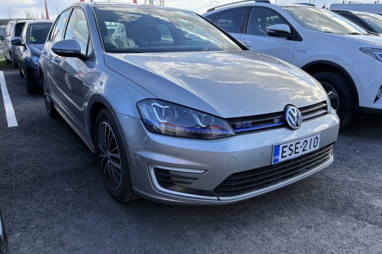 Volkswagen - Golf - GTE Plug-In Hybrid 150 kW (204 hv) DSG-automaatti - Farmari
