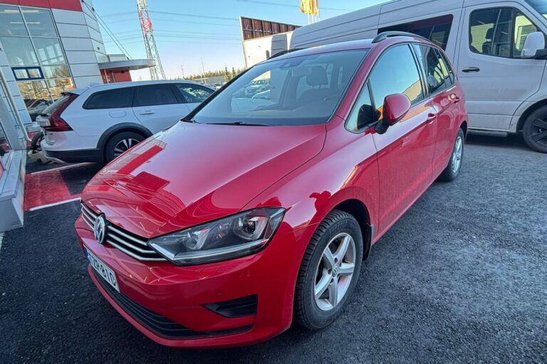 Volkswagen - Golf Sportsvan - Comfortline 1,6 TDI 81 kW (110 hv) BlueMotion Technology DSG-automaatti - Tila-auto