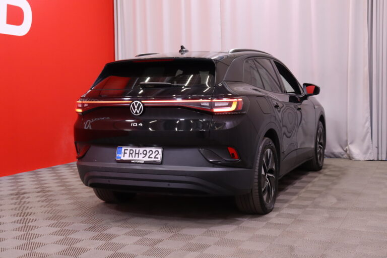 Volkswagen - ID.4 - Pro 128kW, akku 77kWh / ACC / Peruutuskamera / 360 / IQ light / Koukku / Lämpöpumppu / Kessy // - Maastoauto