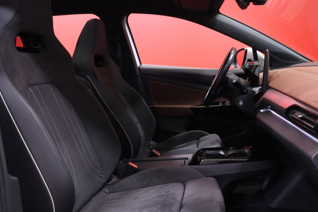 Volkswagen - ID.4 - Pro Performance Max 150kW, akku 77 kWh // 1.om Suomi-auto / ACC / Matrix / Panorama / Muistipenkit / Topsport / HUD Volkswagen - ID.4 - Pro Performance Max 150kW, akku 77 kWh // 1.om Suomi-auto / ACC / Matrix / Panorama / Muistipenkit / Topsport / HUD - Maastoauto