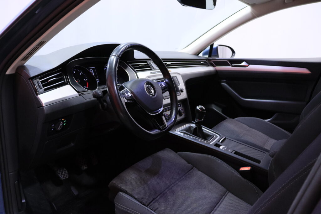 tuotekuva-Volkswagen-Passat-EOP-422-2026-04-02-101104-15 tuotekuva-Volkswagen-Passat-EOP-422-2026-04-02-101104-15